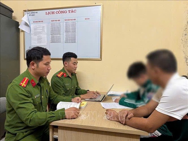 nam-sinh-lop-8-hat-ban-xuong-ho-1