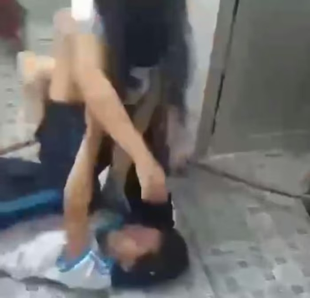 nu-sinh-lop-8-danh-nhau-1