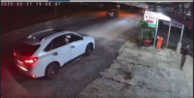 anh-trai-lao-o-to-vao-em-gai-4