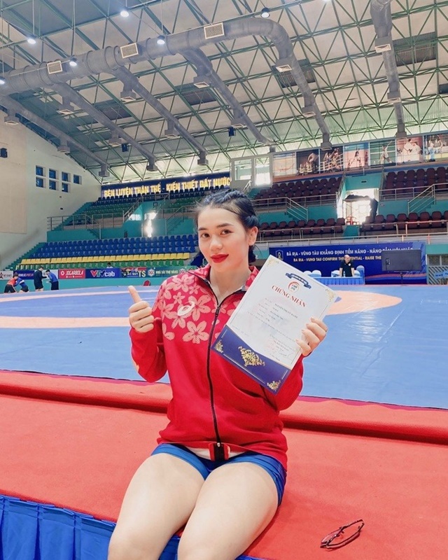 3-chi-em-tham-du-seagames-5