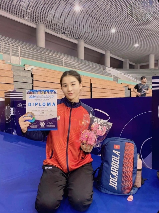 3-chi-em-tham-du-seagames-7