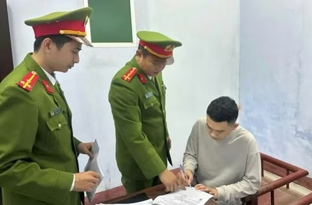 tong-o-to-vao-nhom-doi-thu-2