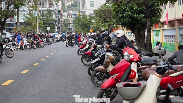 hieu-truong-do-lexus-truoc-cong-truong-1