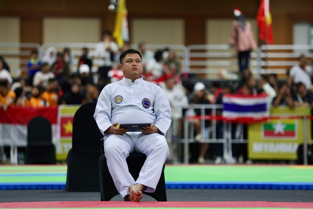 trong-tai-nguoi-lao-1