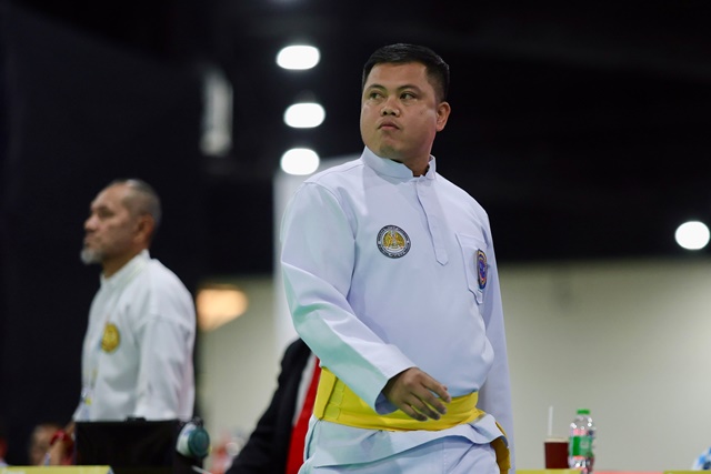 trong-tai-nguoi-lao-2