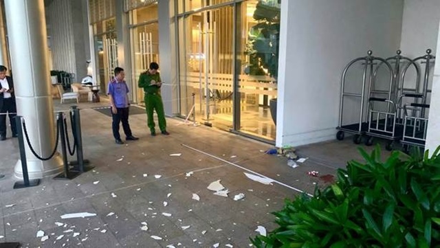 nguoi-dan-ong-nuoc-ngoai-2