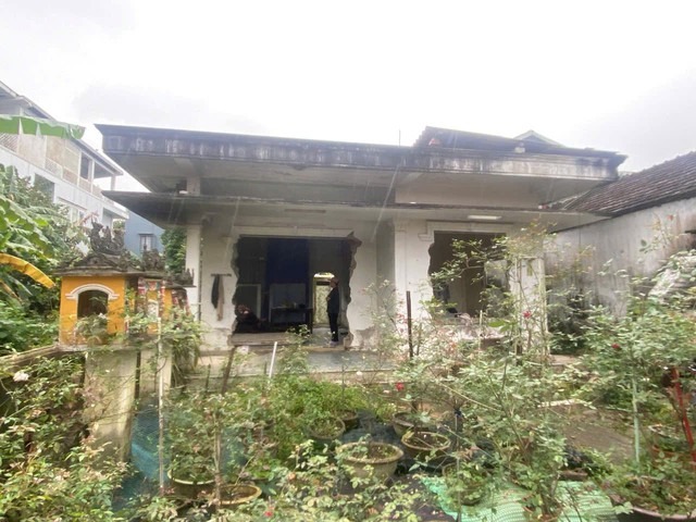 nguoi-dan-ong-bi-nhom-nam-sinh-danh-dap-2