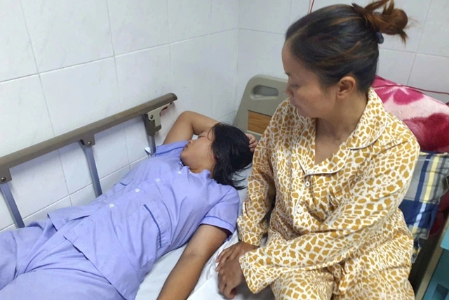 nu-sinh-lop-8-bi-danh-hoi-dong-1