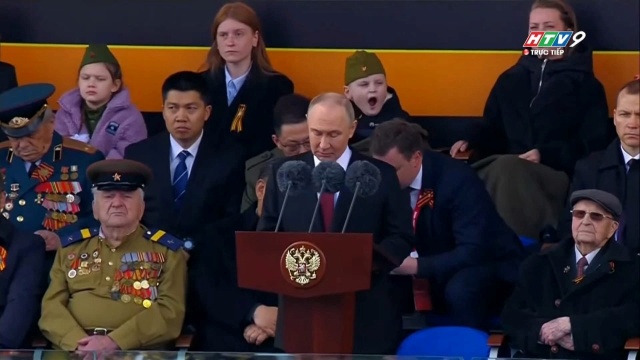 cau-be-ngoi-sau-ong-putin-1