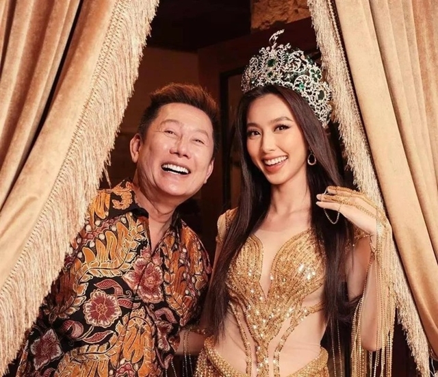 hoa-hau-nguyen-thuc-thuy-tien-01