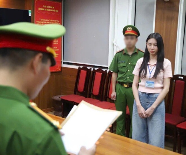 nguyen-thuc-thuy-tien-3