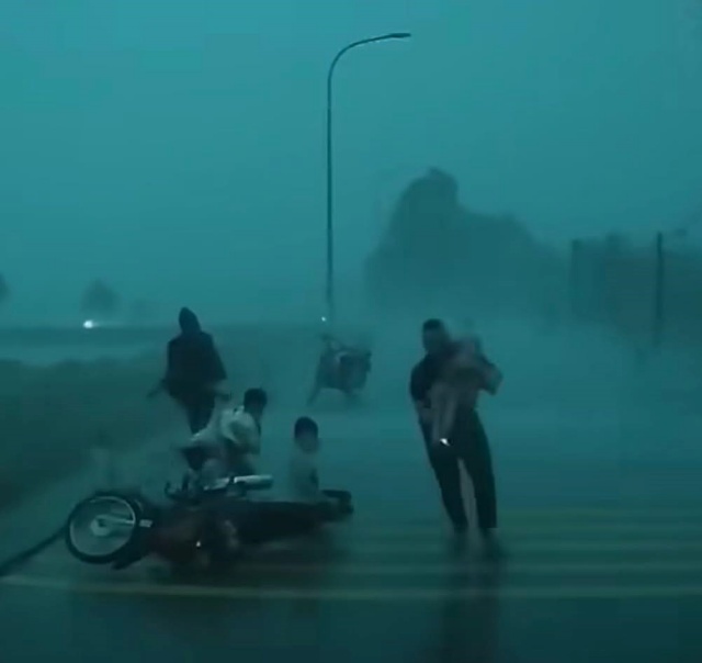 xe-ban-tai-cuu-nguoi-2