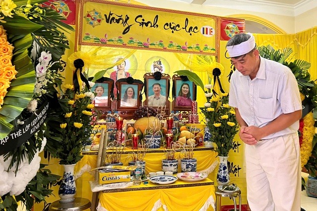lat-tau-o-vinh-ha-long-1