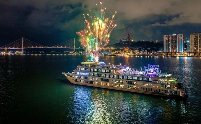 du-thuyen-ha-long-2