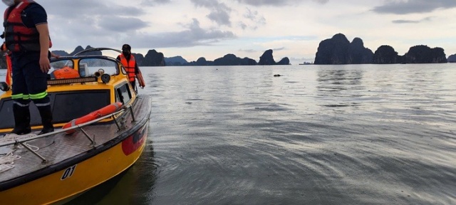 lat-tau-o-vinh-ha-long-2