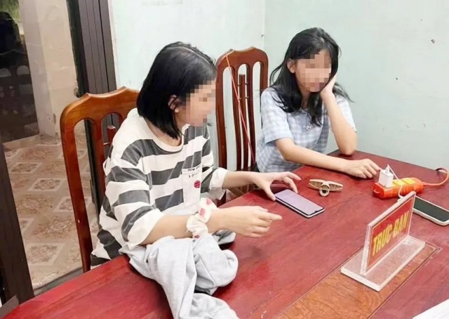 2-chi-em-nghe-an-mat-tich-1