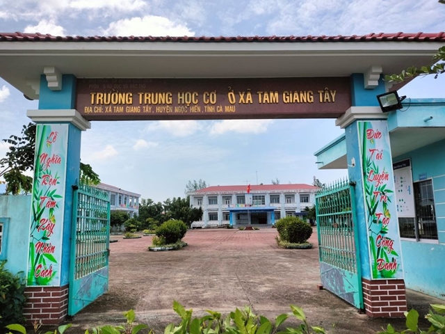 hieu-truong-7-nam-tu-3