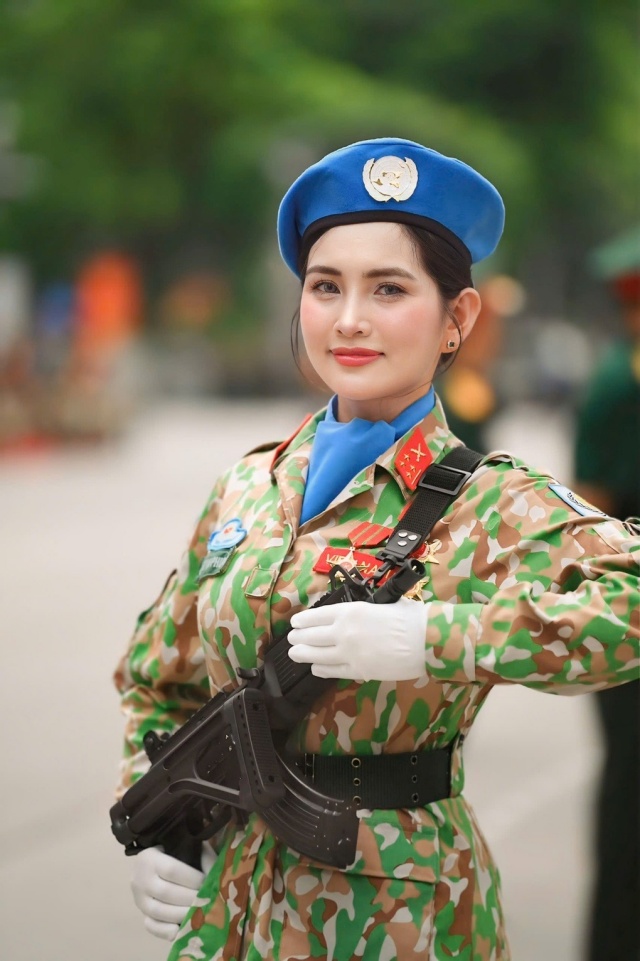 nu-chien-si-1