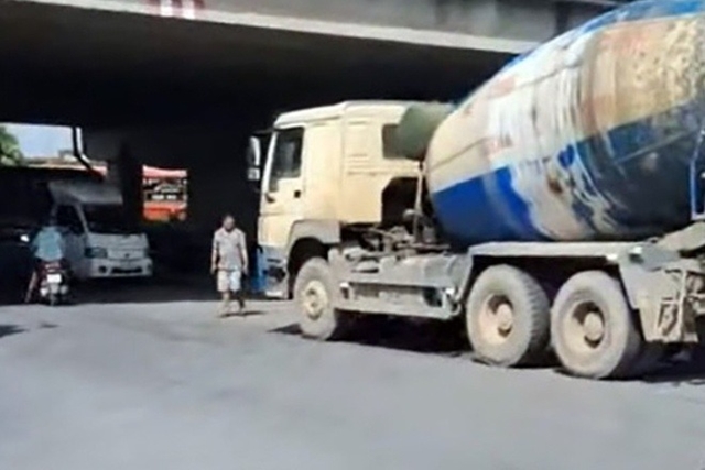 xe-bon-tong-nu-sinh-3