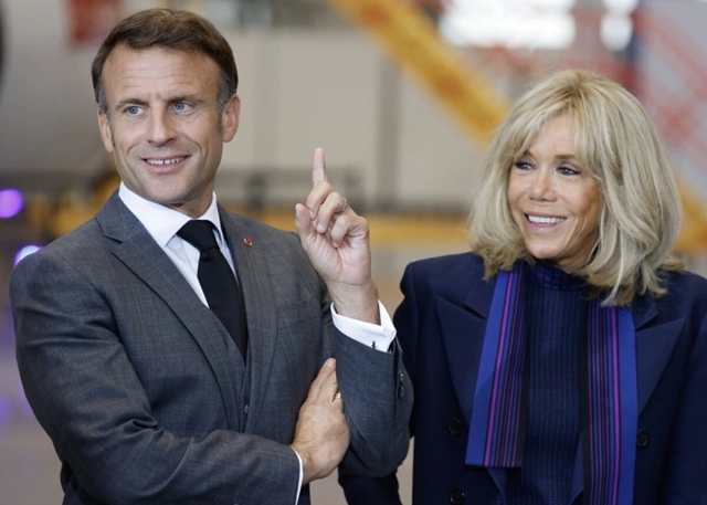 macron-3