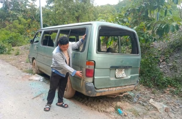 truong-ban-hy-sinh-o-to-16-cho-4