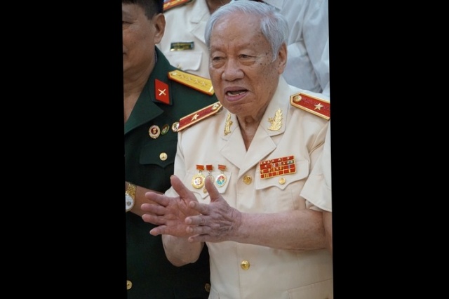 gia-dinh-dac-biet-2