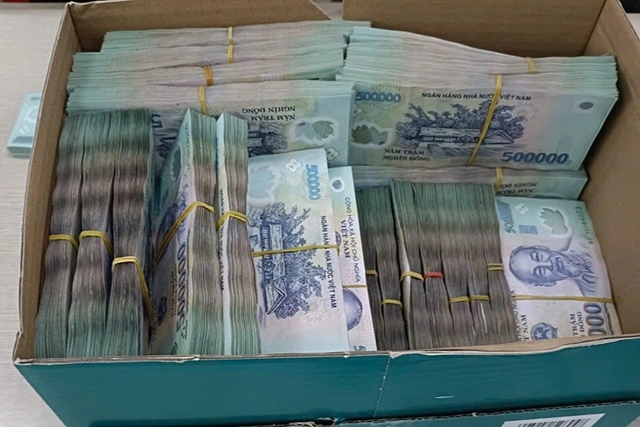 trom-gan-8-ty-dong-2