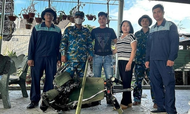 phi-cong-may-bay-quan-su-3