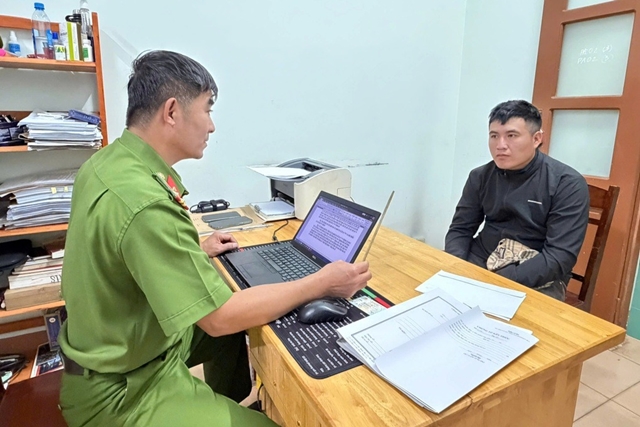 dung-dua-tan-cong-tai-xe-2