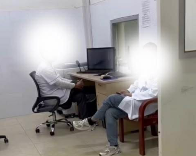 nhan-vien-y-te-ngoi-choi-1