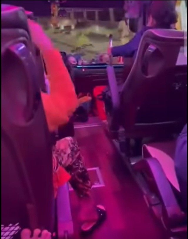 xe-khach-hon-thua-xe-tai-3