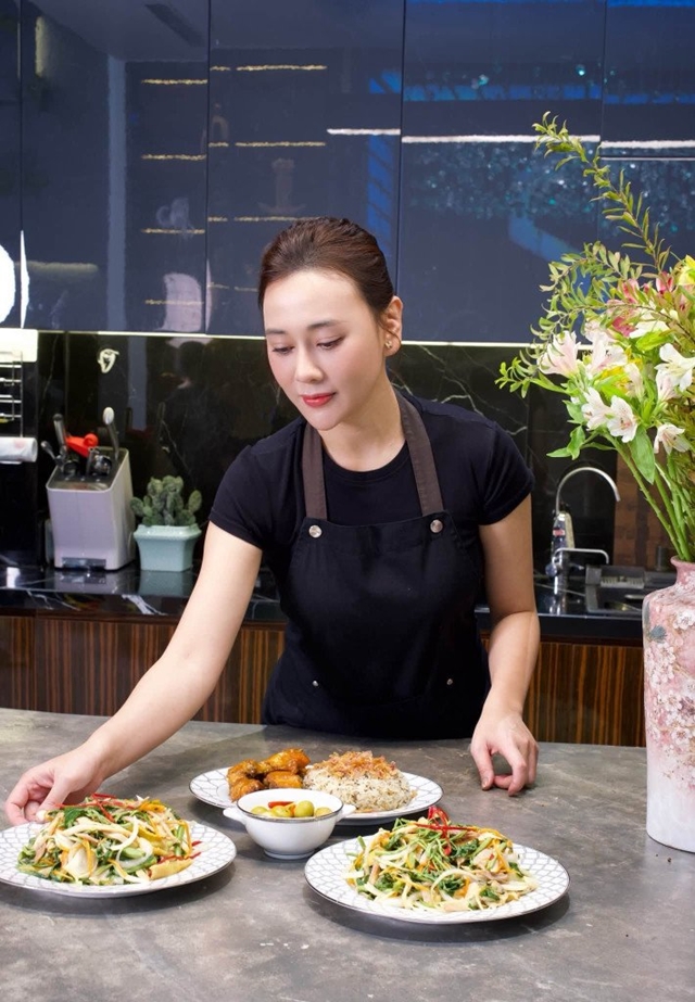 com-nha-ngay-le-cua-phuong-oanh-215260902160356536