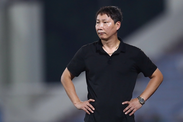 hlv-kim-sang-sik-phai-chung-to-ban-linh-cam-quan-o-asian-cup-185260609122100803