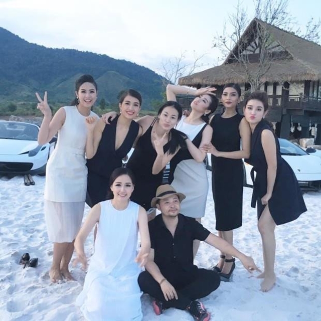 tai-sao-chu-tich-dang-le-nguyen-vu-luon-mang-khan-ran-con-nguoi-mau-hoa-hau-chup-anh-quang-cao-cho-tap-doan-deu-ban-do-den-trang-198250310105658129