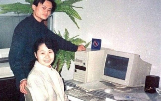 vo-jack-ma-lan-dau-tiet-lo-tuyet-chieu-tro-thanh-phu-nhan-ty-phu-hay-yeu-va-cuoi-nguoi-dan-ong-trang-tay-d21167