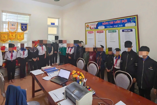 nhom-thanh-thieu-nien-vay-xecong