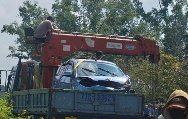 o-to-roi-xuong-kenh-1