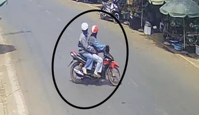 nu-chu-tiem-tap-hoa-ngat-xiu-3