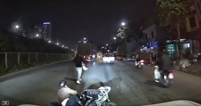 xe-ban-tai-ep-nga-xe-may-3