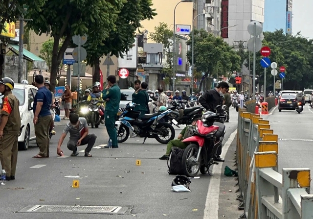 nguoi-dan-ong-te-xe-1