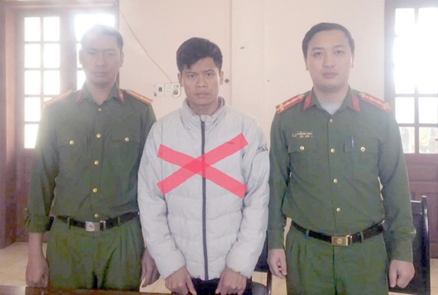 co-gai-bi-keo-le-tren-duong-1