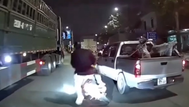 xe-ban-tai-chen-nga-xe-may-5