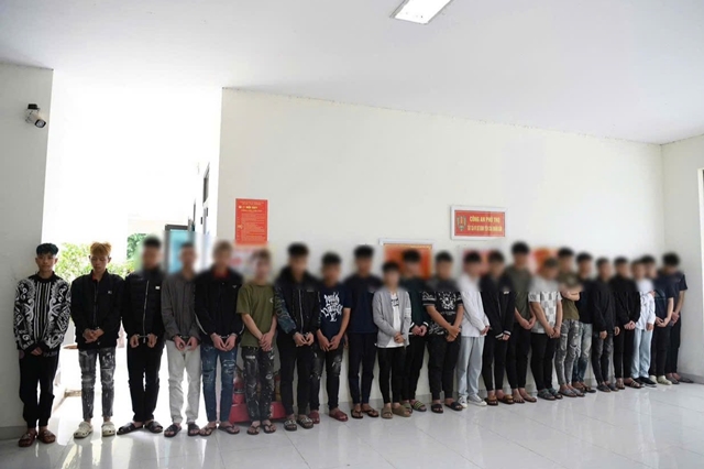 chem-dut-tay-nguoi-di-duong-2