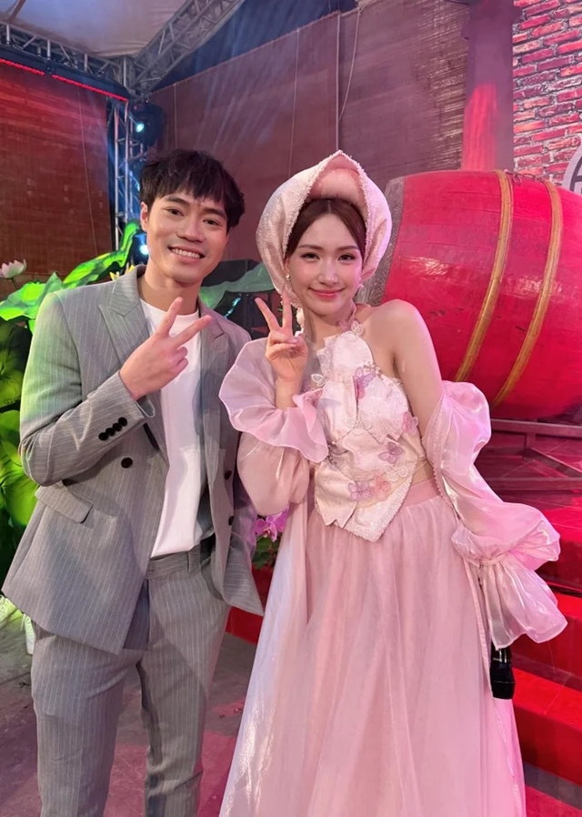 ban-trai-hoa-minzy-22