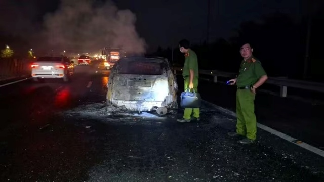 8e20c026186ef130a87f-jpg