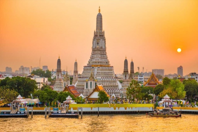 Wat-Arun-At-Sunset-I