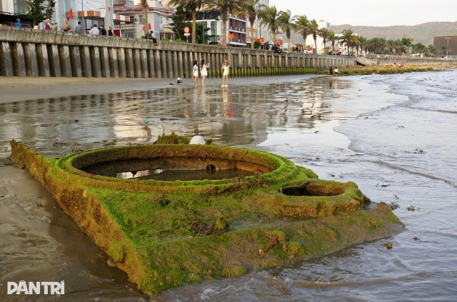 can-canh-vat-the-la-nghi-la-xe-tang-lo-dien-o-bai-bien-quy-nhon-3-edited-1776848580418