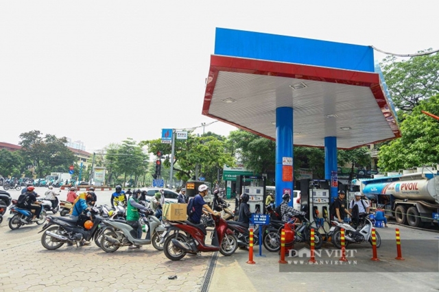 1775314406-chi81882-1301-width1920height1279