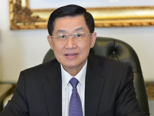 ong-johnathan-hanh-nguyen-la-ai-ma-duoc-bo-noi-vu-phong-tang-danh-hieu-anh-hung-lao-dong-0958