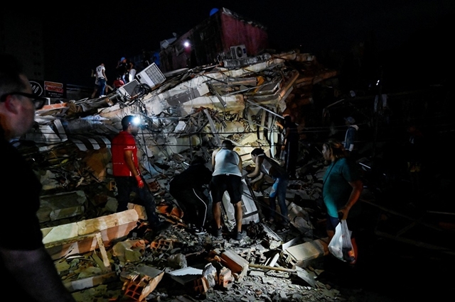 dong_dat_kep_o_venezuela_xac_nhan_it_nhat_hon_700_nguoi_thuong_vong_reuters